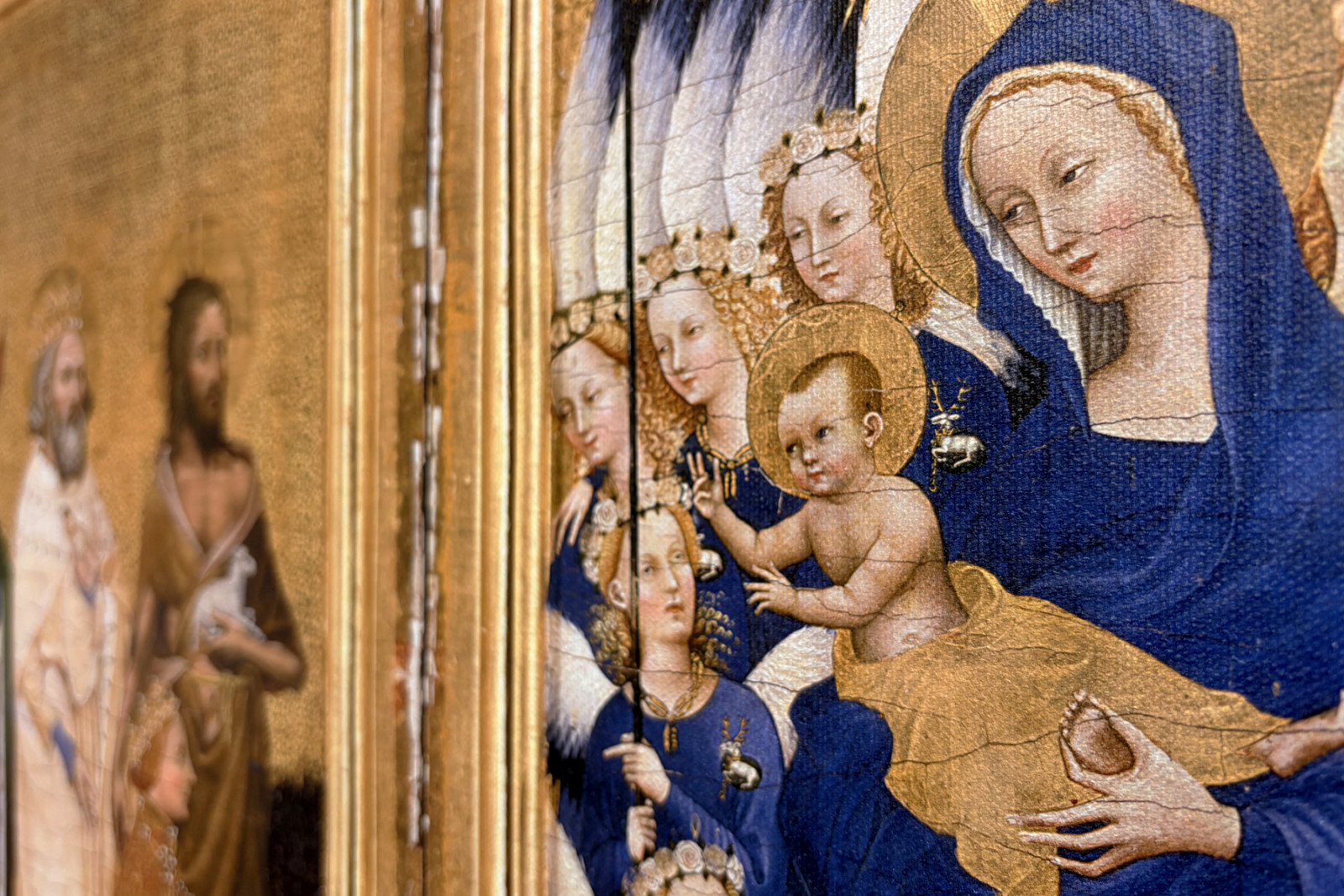 Richard II présenté à la Vierge et l'Enfant par son saint patron Jean-Baptiste et les saints Édouard et Edmond, vers 1395-99 - Master of the Wilton Diptych