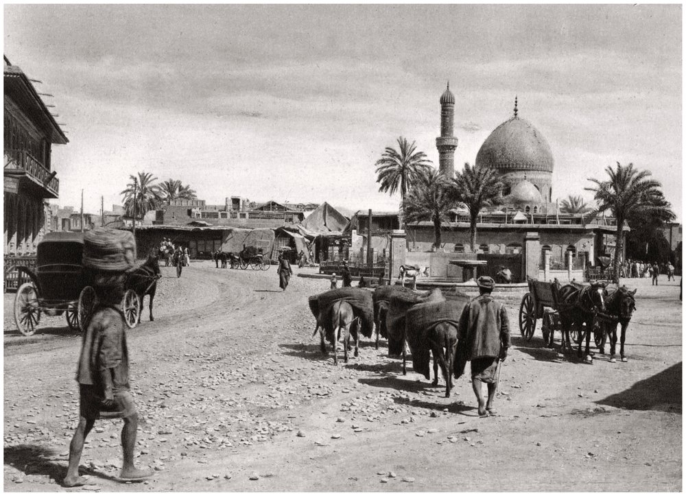 Vue d'une rue depuis la porte nord, Bagdad, Irak, 1925