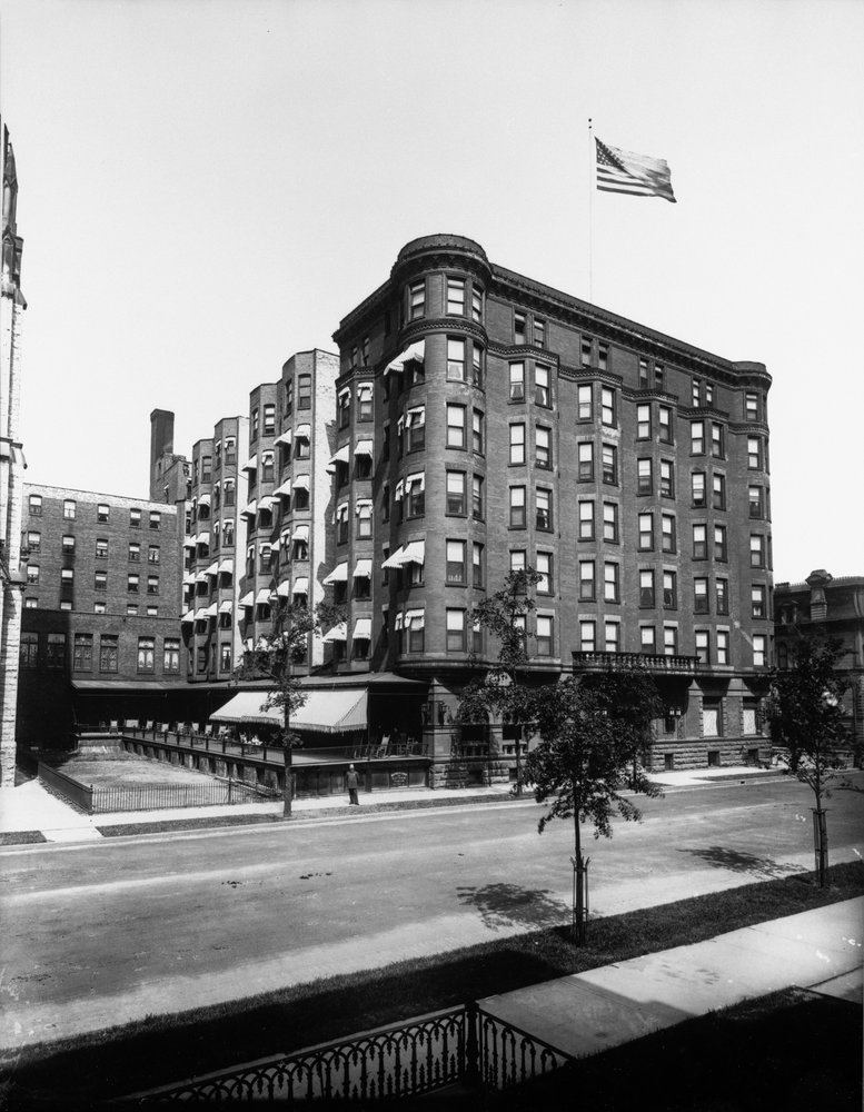 Hôtel Metropole (plus tard Hôtel Lexington), Chicago, Illinois, USA, vers 1900 (photo n/b) - Barnes and Crosby