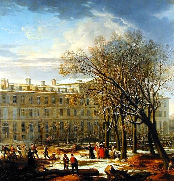 Personnages abattant des arbres devant un bâtiment à Paris