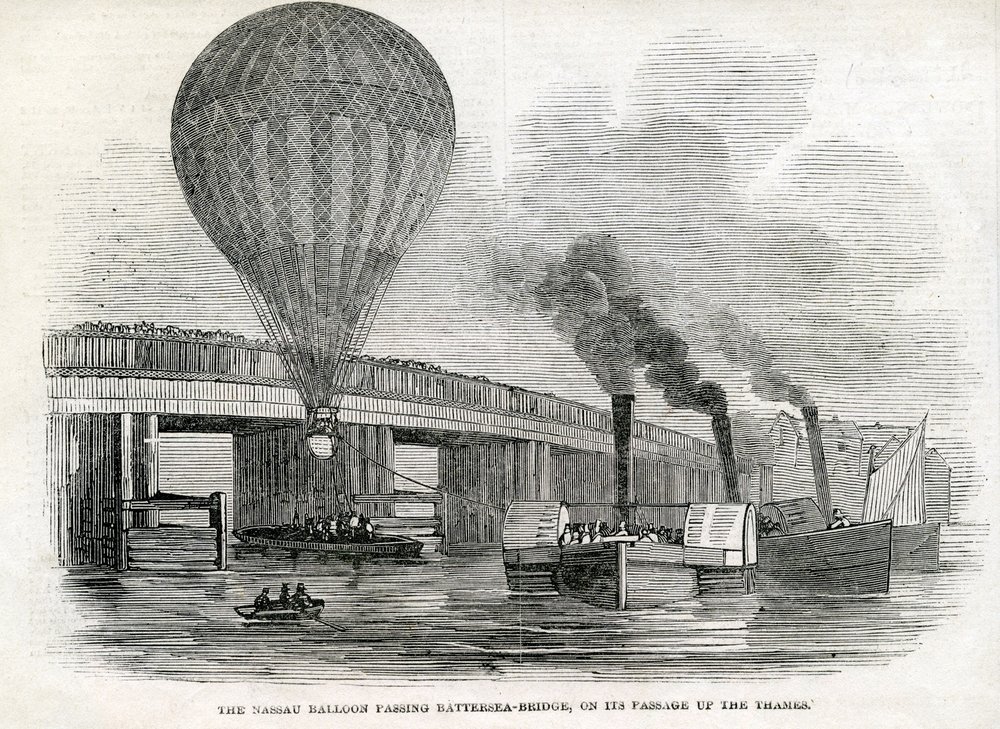 Le ballon Nassau passant le pont de Battersea