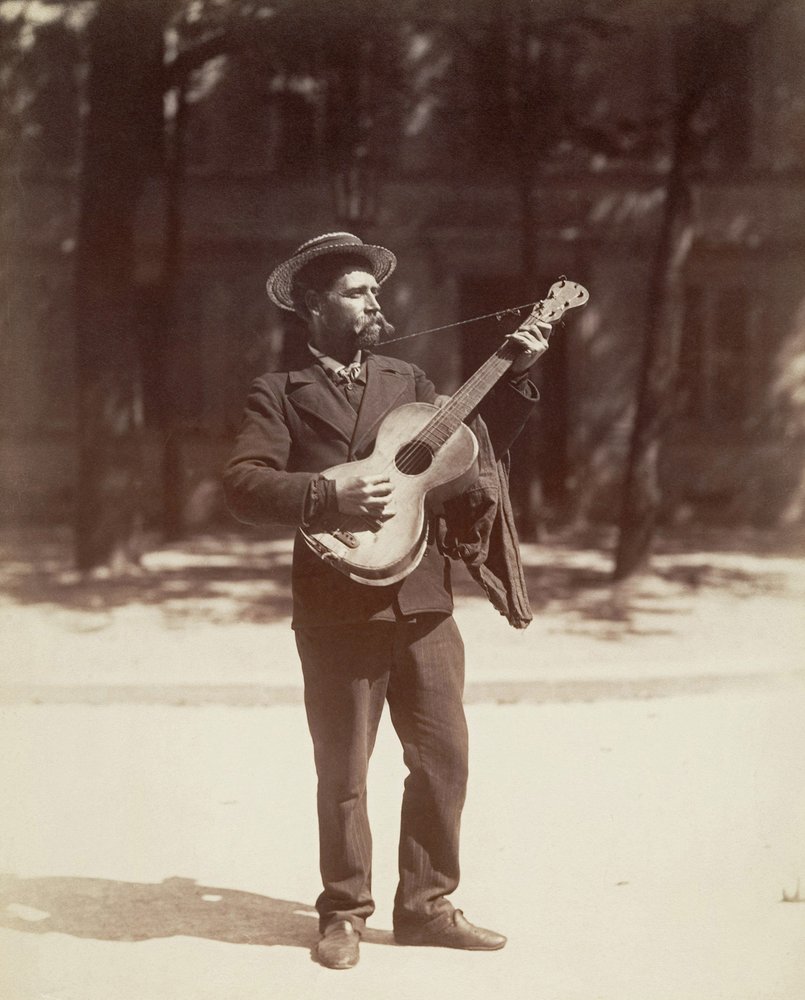 Joueur de guitare, Paris - Eugène Atget