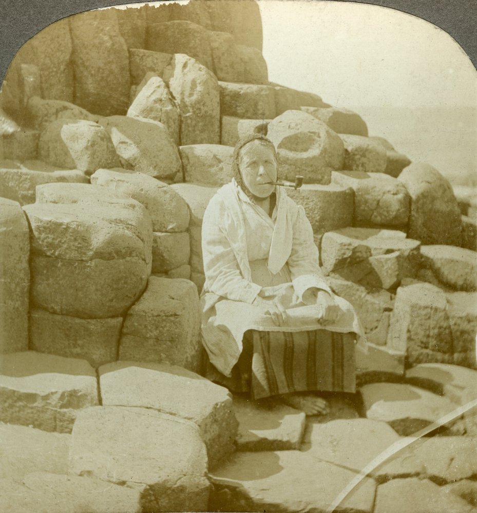 Dans le fauteuil des souhaits, Chaussée des Géants, Antrim, Irlande du Nord - Excelsior Stereoscopic Tours