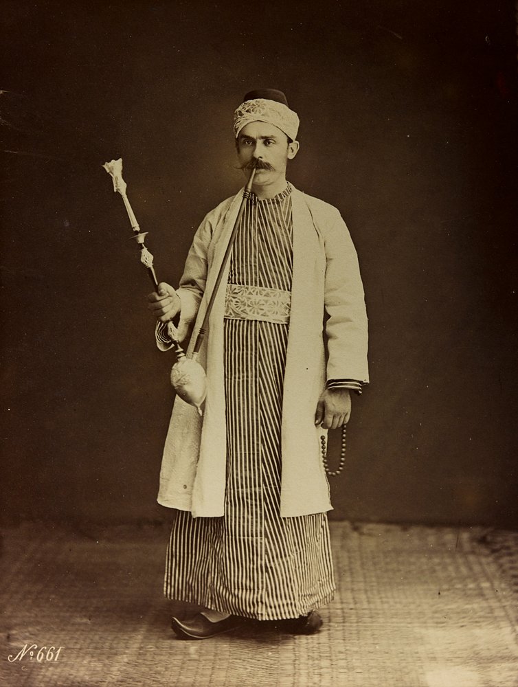 Portrait d'un homme avec une chicha Félix Bonfils - Main Image