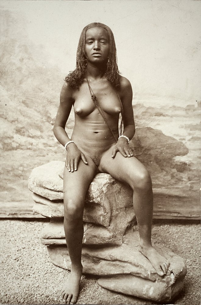 Grande Photo Argentique Femme Nue – Vintage 1970 – Format 34x28 Cm – Tirage Original