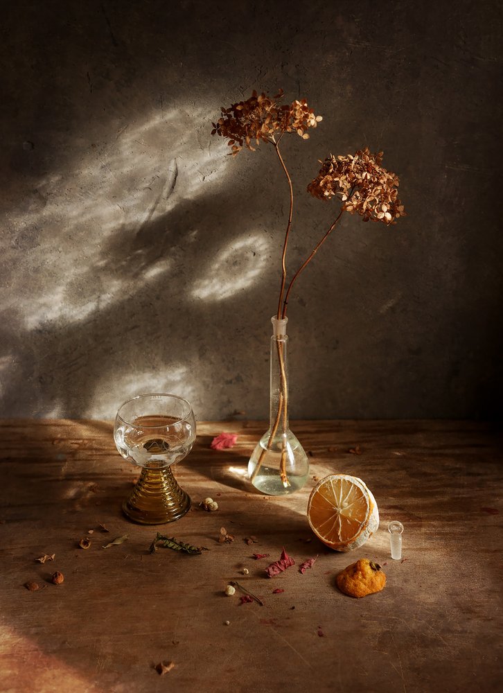 Nature morte florale aux tons terreux - Ala Pneuma