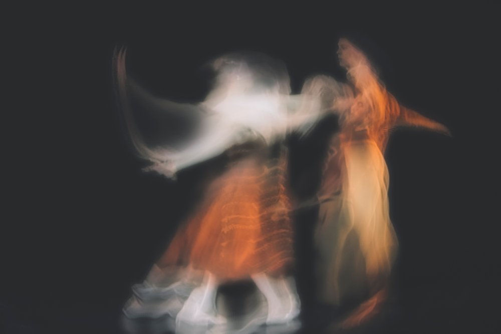 Mouvement de danse éthéré - Ali Saremi