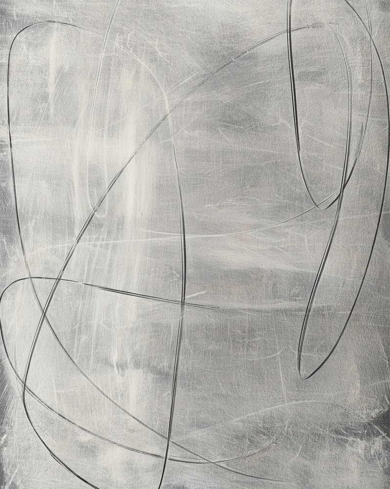 Des lignes argentées ondulantes - Alma