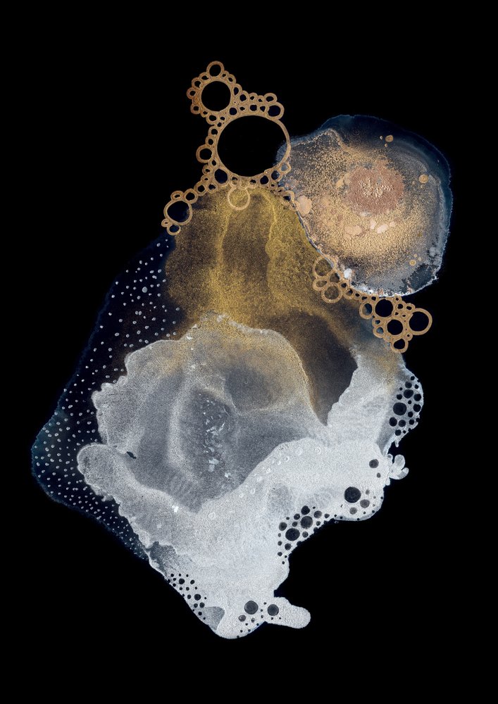 Reflets dorés fluides - Amy Louise Baker