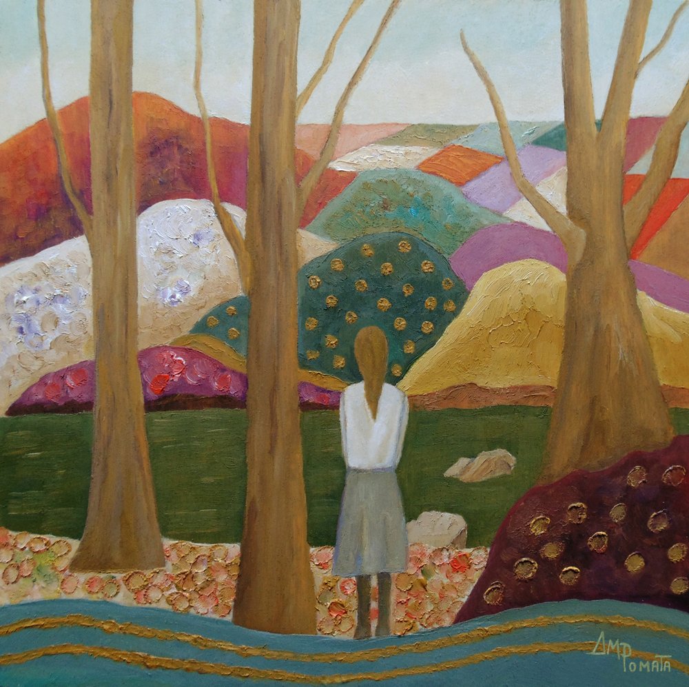 Une femme au milieu de collines aux couleurs chatoyantes - Angeles M. Pomata