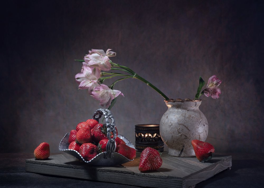 Nature morte rustique aux fraises - Anna Qu