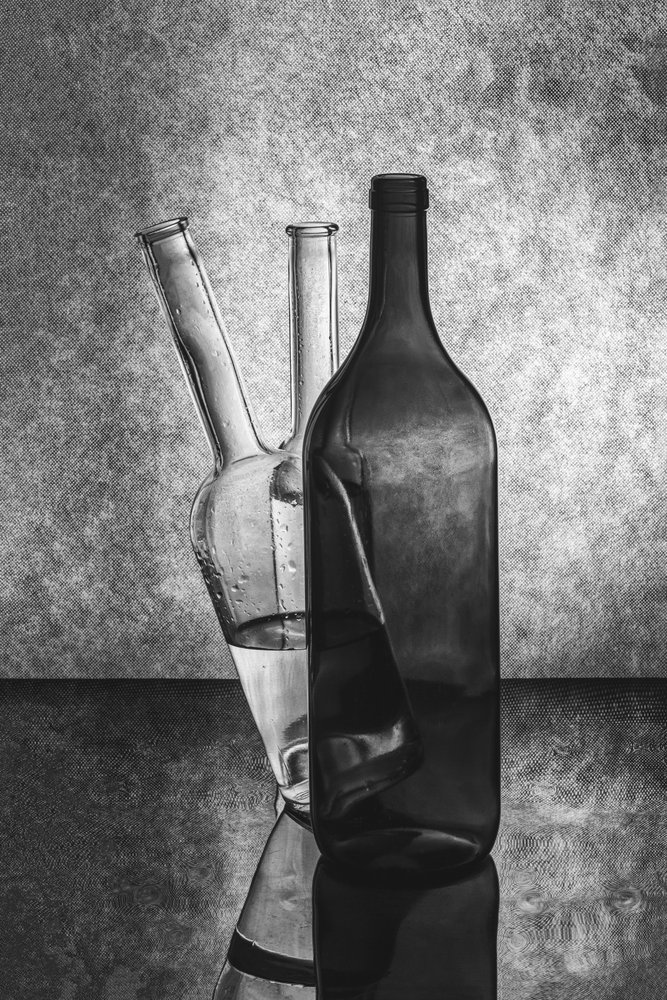 Bouteilles en verre monochromes - Brig Barkow
