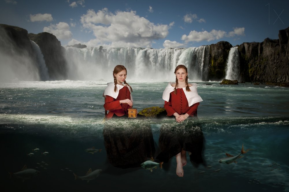 Les sirènes près de la cascade - Christine von Diepenbroek