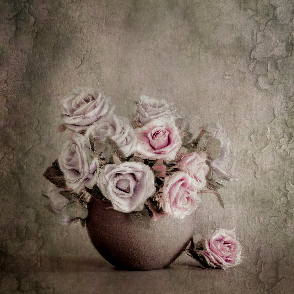 Nature morte florale délicate - Cicek Kiral