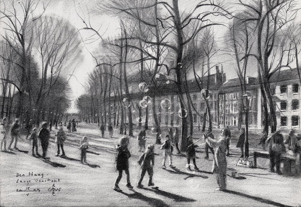 Des enfants jouent avec des bulles - Corné Akkers