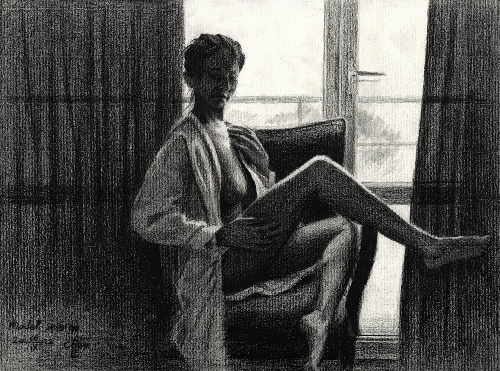 Une femme sensuelle près de la fenêtre - Corné Akkers