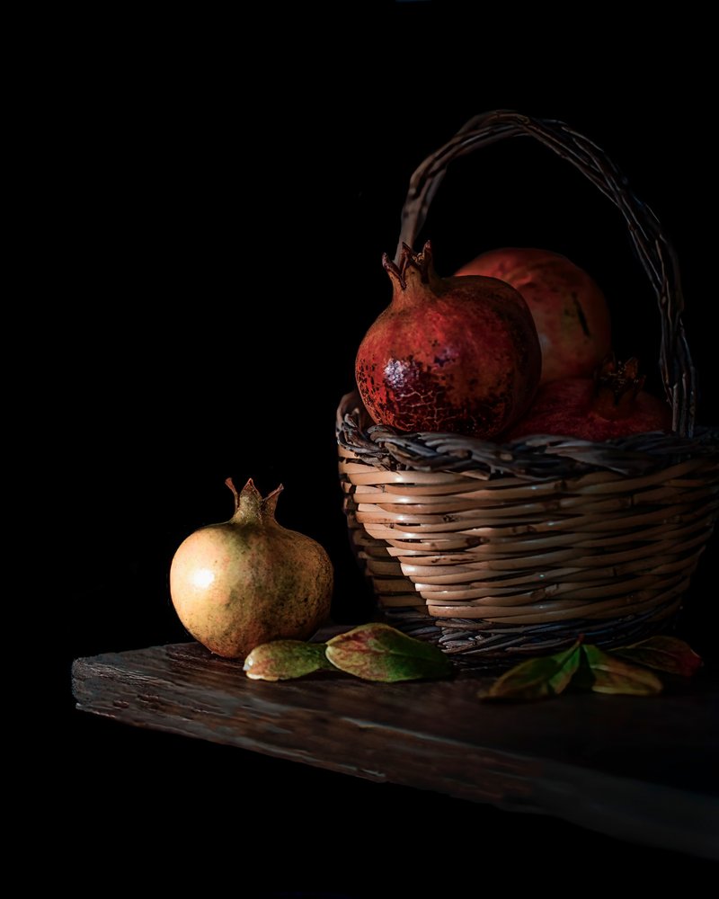 Nature morte à la grenade sombre - Corrado La Licata