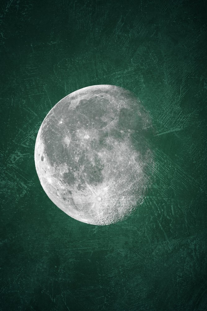 Moody Green Moon - Ema Paraschiv