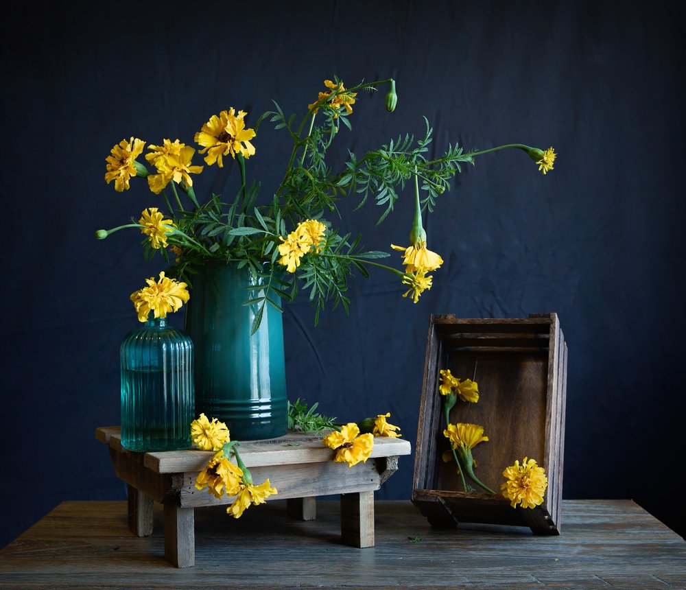 Nature morte aux soucis aux couleurs vives - Fangping Zhou
