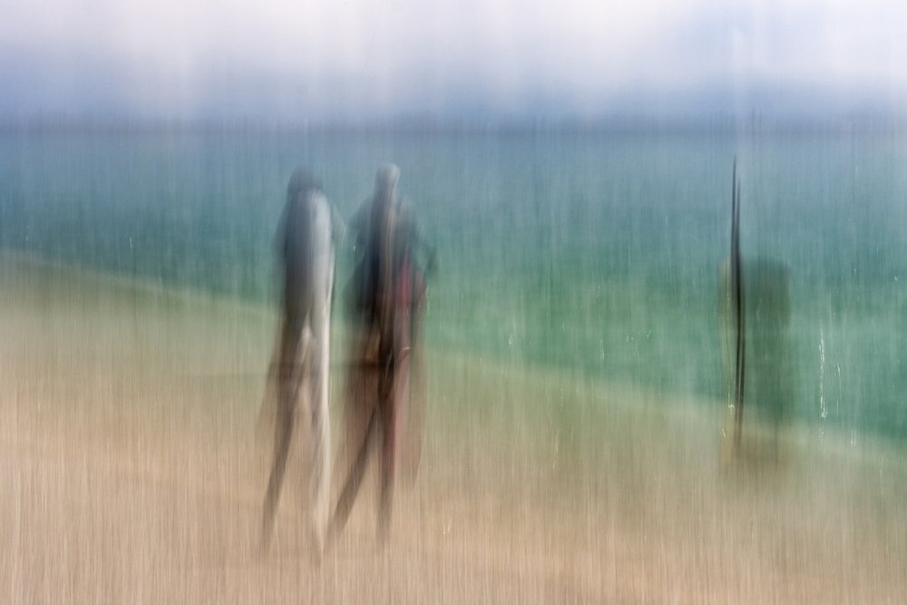 Silhouettes floues sur la plage - Franco Tessarolo