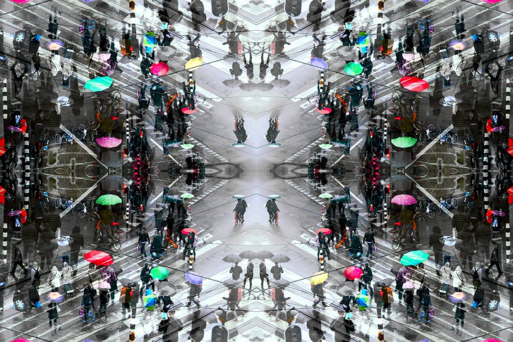 Parapluies colorés – Symétrie urbaine - Igor Shrayer