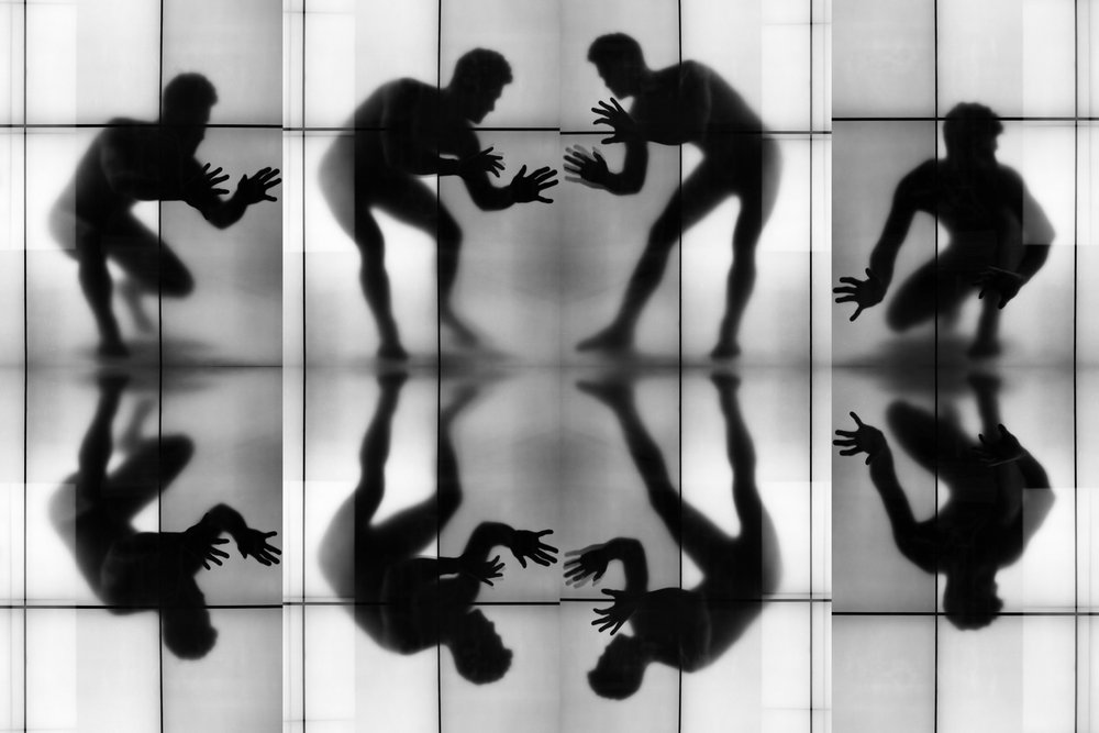 Silhouettes dynamiques en reflet - Igor Shrayer