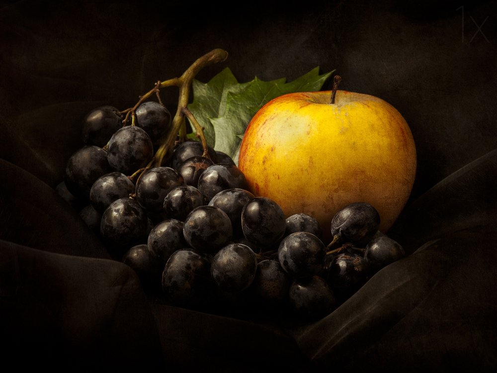 Raisins et pomme dorée - Jerome Zakka Bajjani