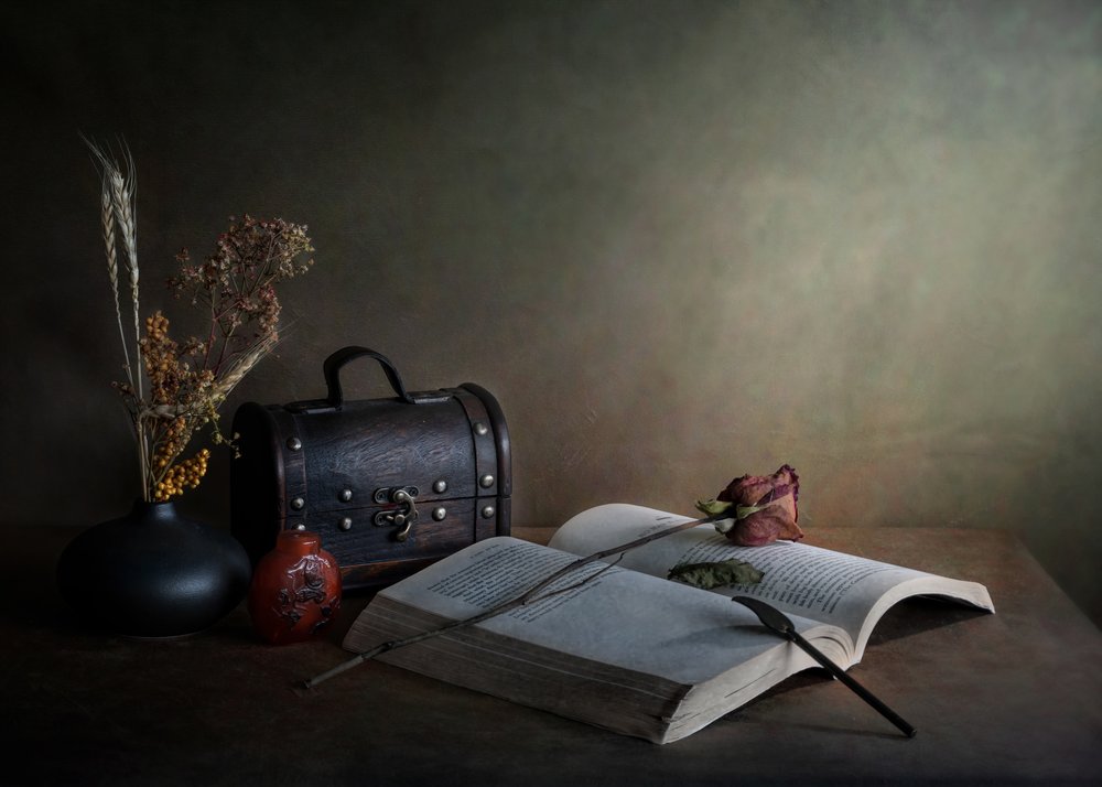 Rose séchée et livre - Jie Fischer