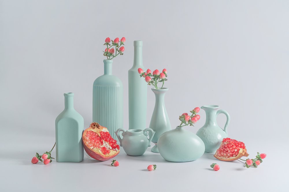 Présentoir « Grenades » avec vases bleus - Lydia Jacobs