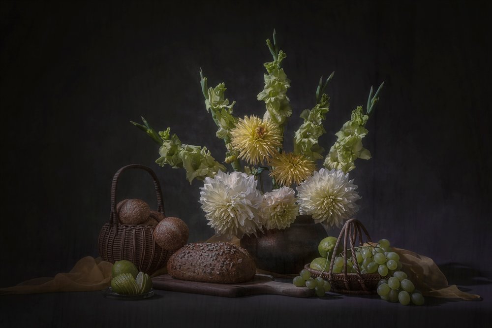 Récolte florale sombre - Lydia Jacobs