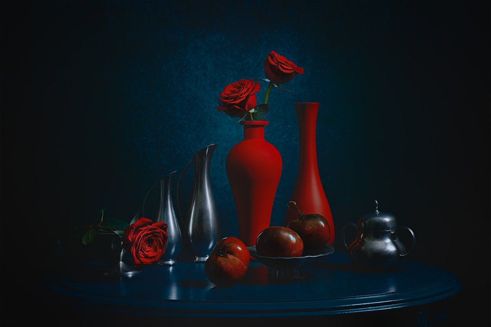 Nature morte aux roses rouges élégantes - Lydia Jacobs