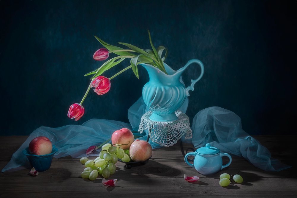 Tulipes et fruits élégants - Lydia Jacobs