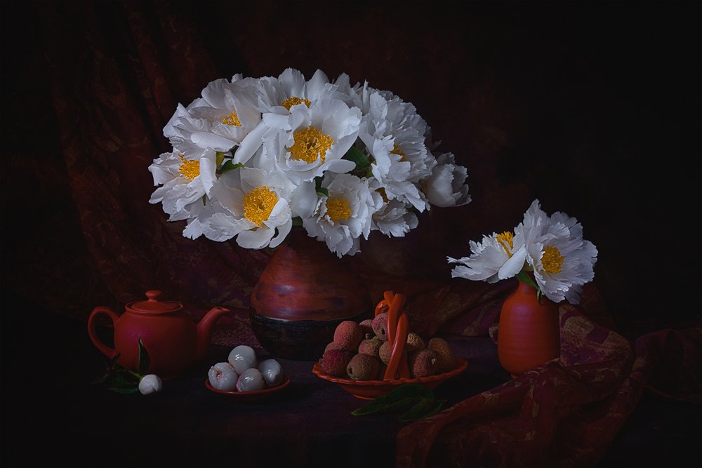 Pivoines mélancoliques et litchis - Lydia Jacobs