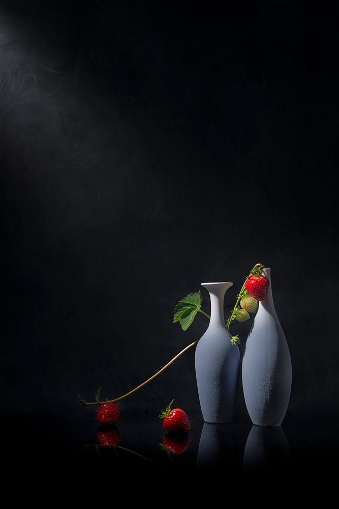 Vases « Moody Strawberry » - Lydia Jacobs