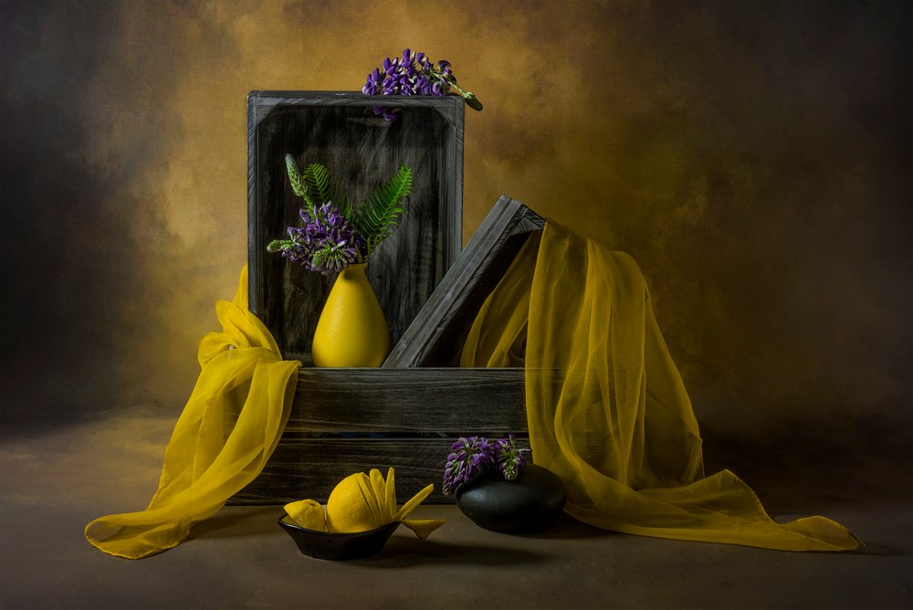 Nature morte rustique aux fleurs jaunes - Lydia Jacobs