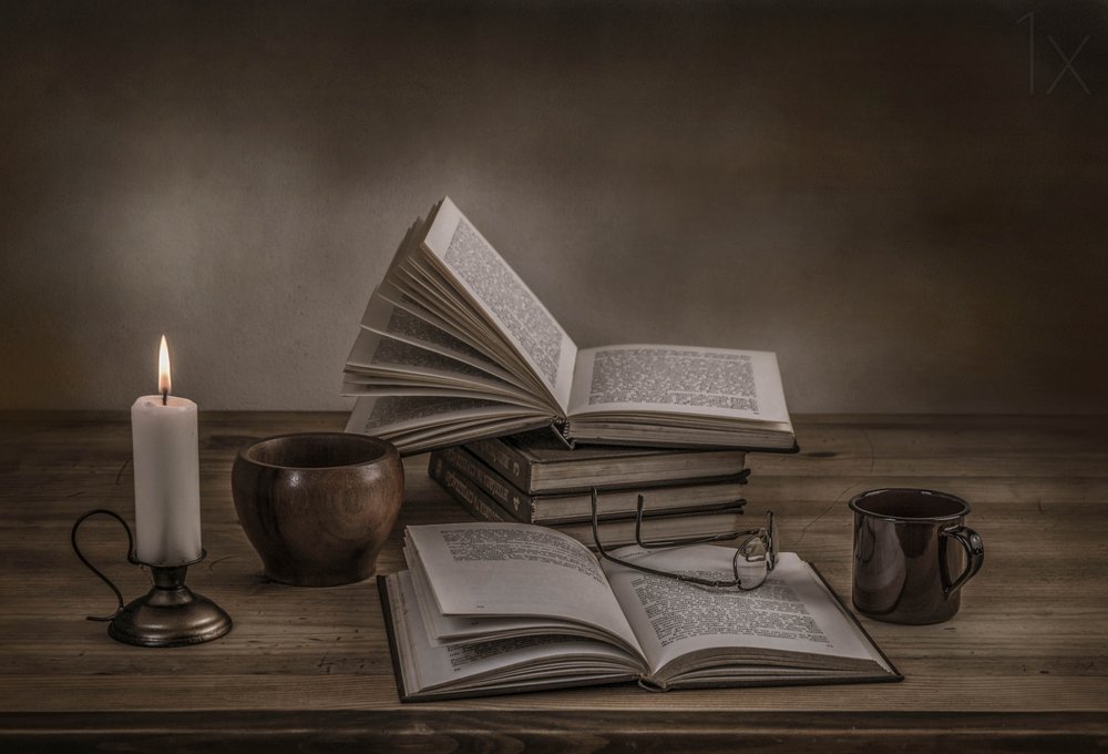 Livres à la lueur des bougies - Margareth Perfoncio