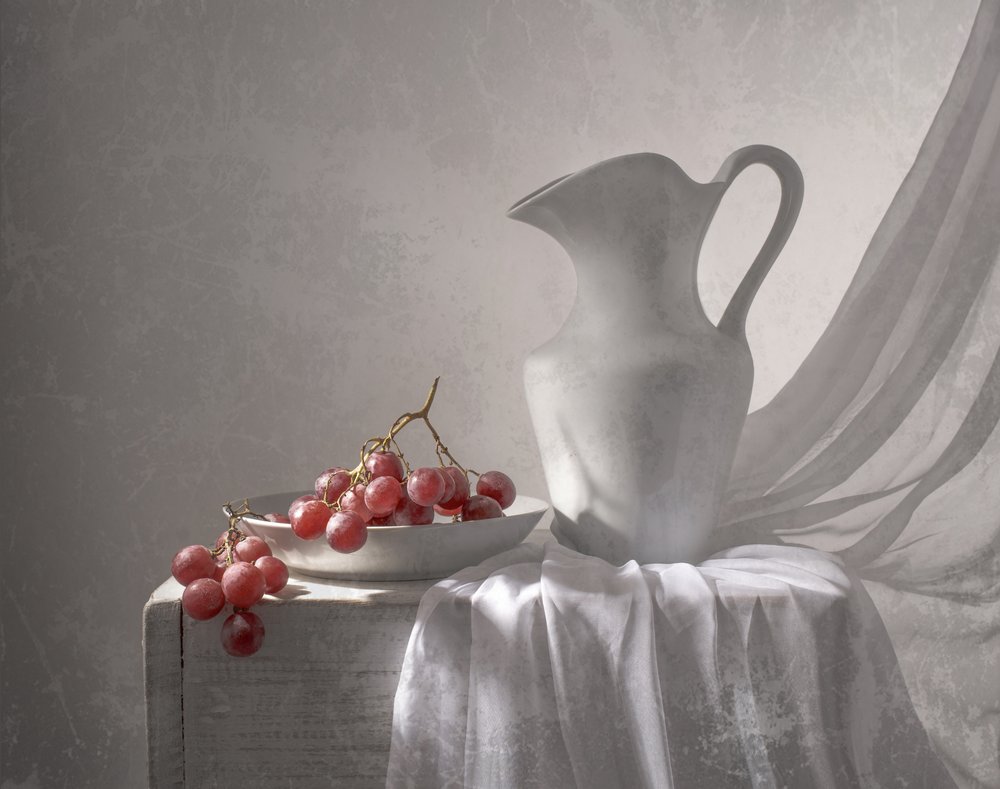 Raisins et pichet blanc - Margareth Perfoncio