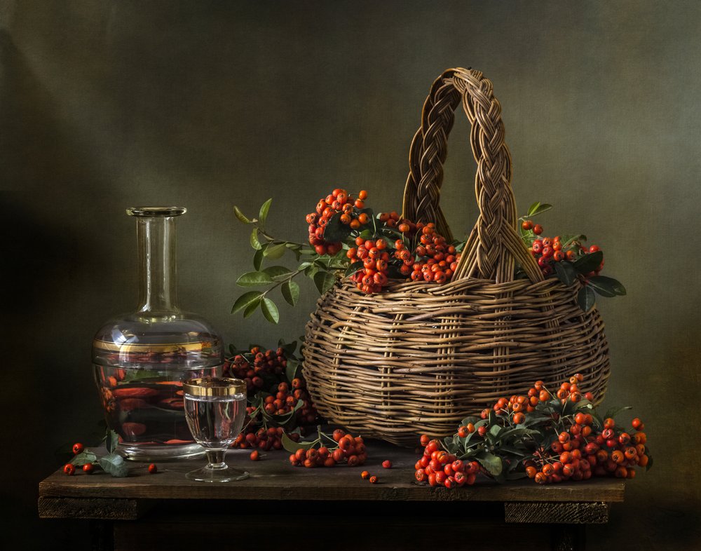 Baies de la récolte et carafe à décanter - Olga Aleksandrovna