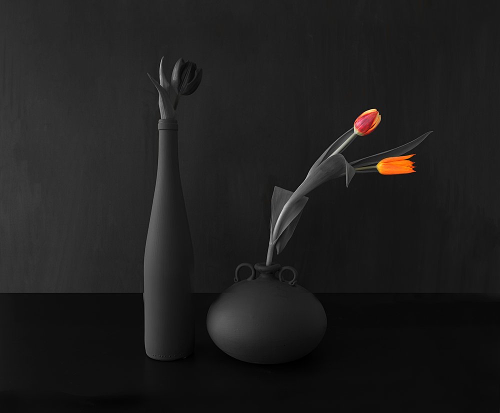 Nature morte aux tulipes éclatantes - Pedro Uranga