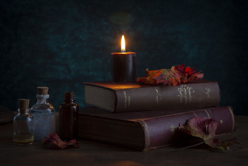 Livres mystiques à la lueur des bougies - Ramiz Sahin