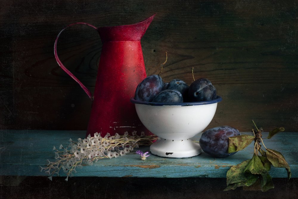 Nature morte aux prunes rustiques - Ramiz Sahin