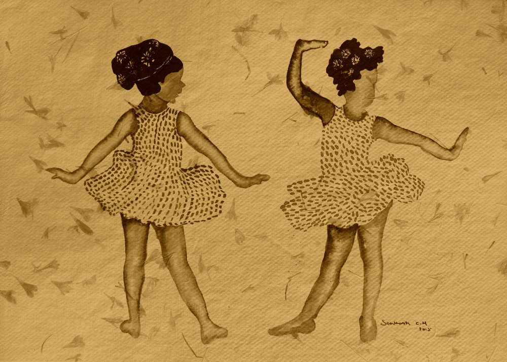 Jeunes filles dansant joyeusement - Santhosh ch