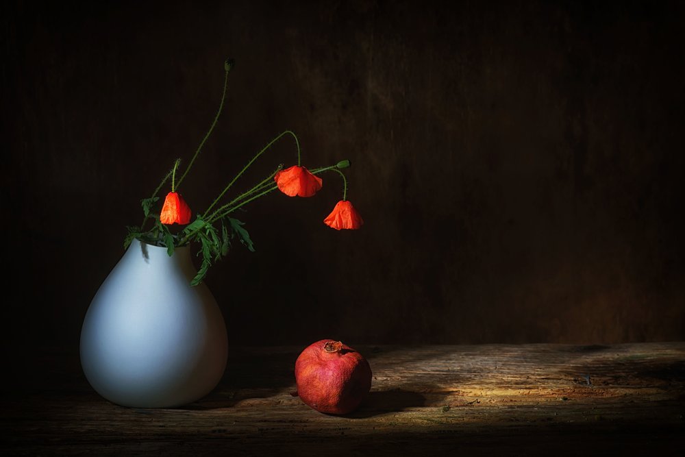 Coquelicots mélancoliques et grenade - Saskia Dingemans