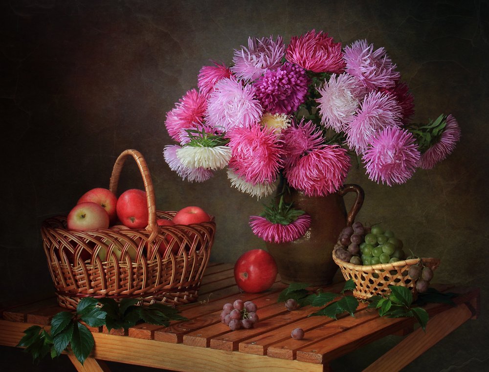 Récolter des asters et des fruits - Tatyana Skorokhod