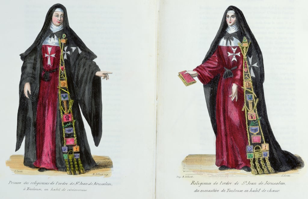 Habits religieux - Page 3 French_School_-_Nuns_of_the_Order_of_St_John_of_Jerusalem_illustration_from_History_and_Costumes_-_%28MeisterDrucke-419267%29