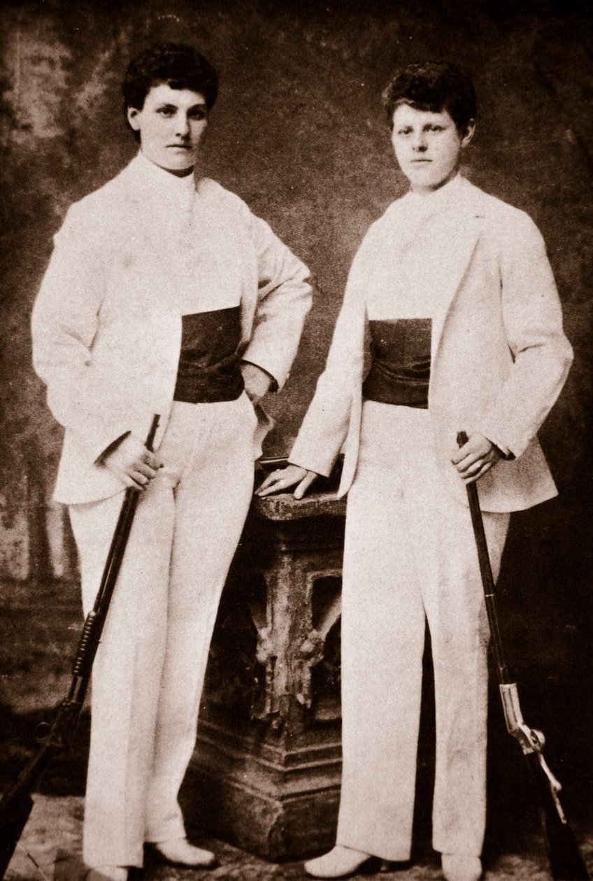 Annie Oakley et sa sœur - American Photographer