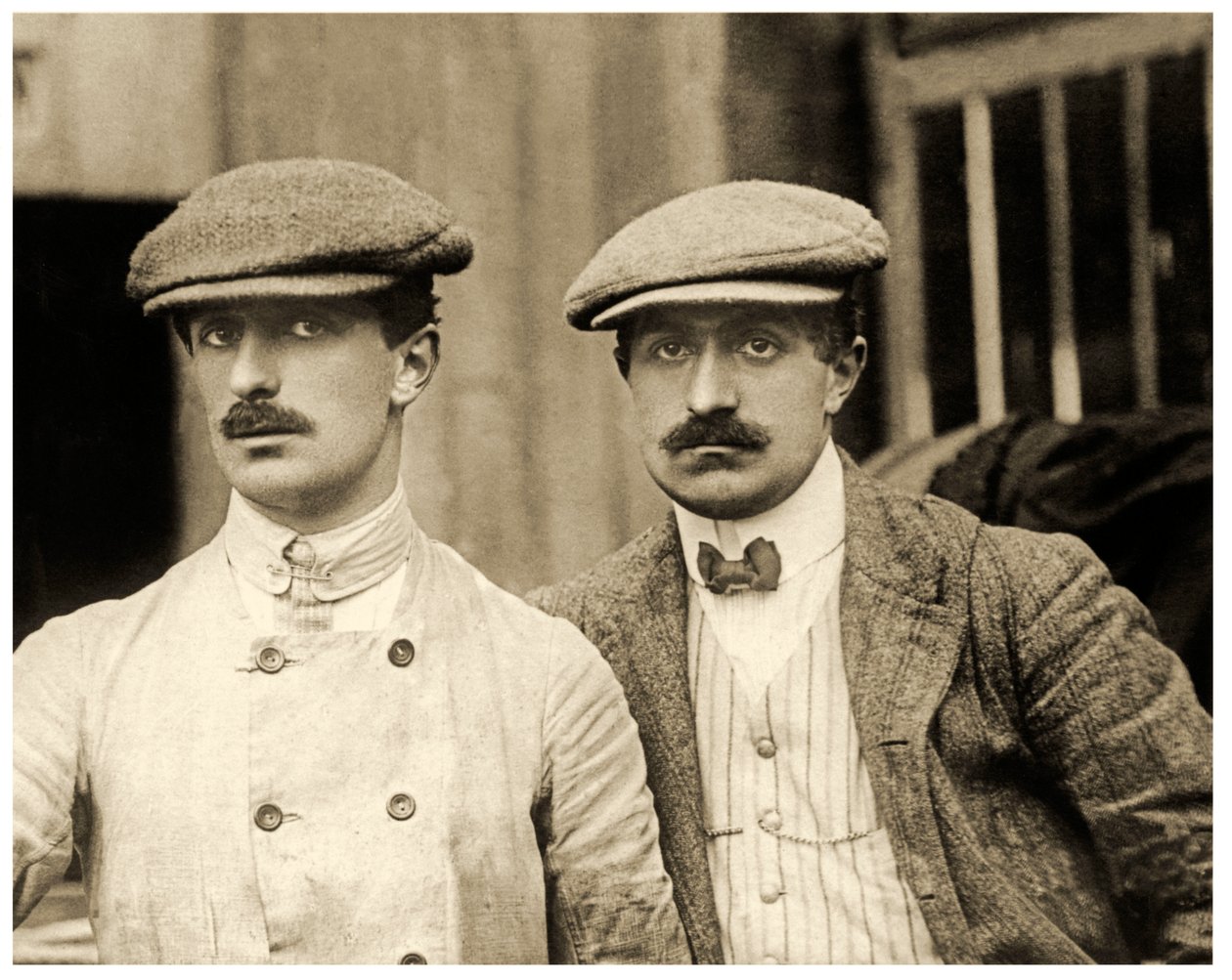 Portrait des frères Voisin, Paris, France. 1906 - Unknown