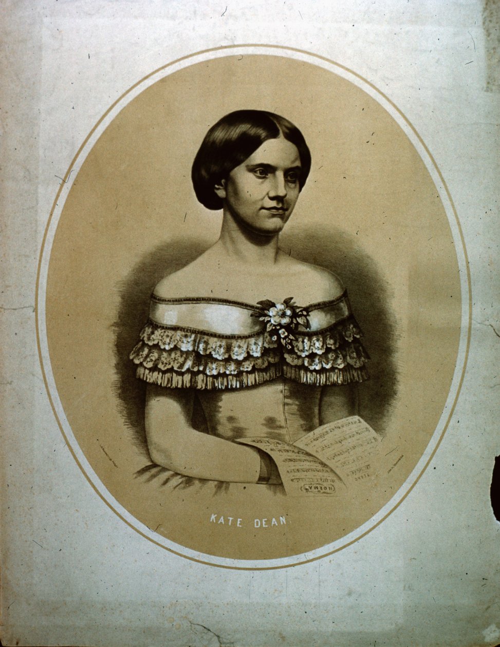 Kate Dean avec le livre de chansons Norma - American School
