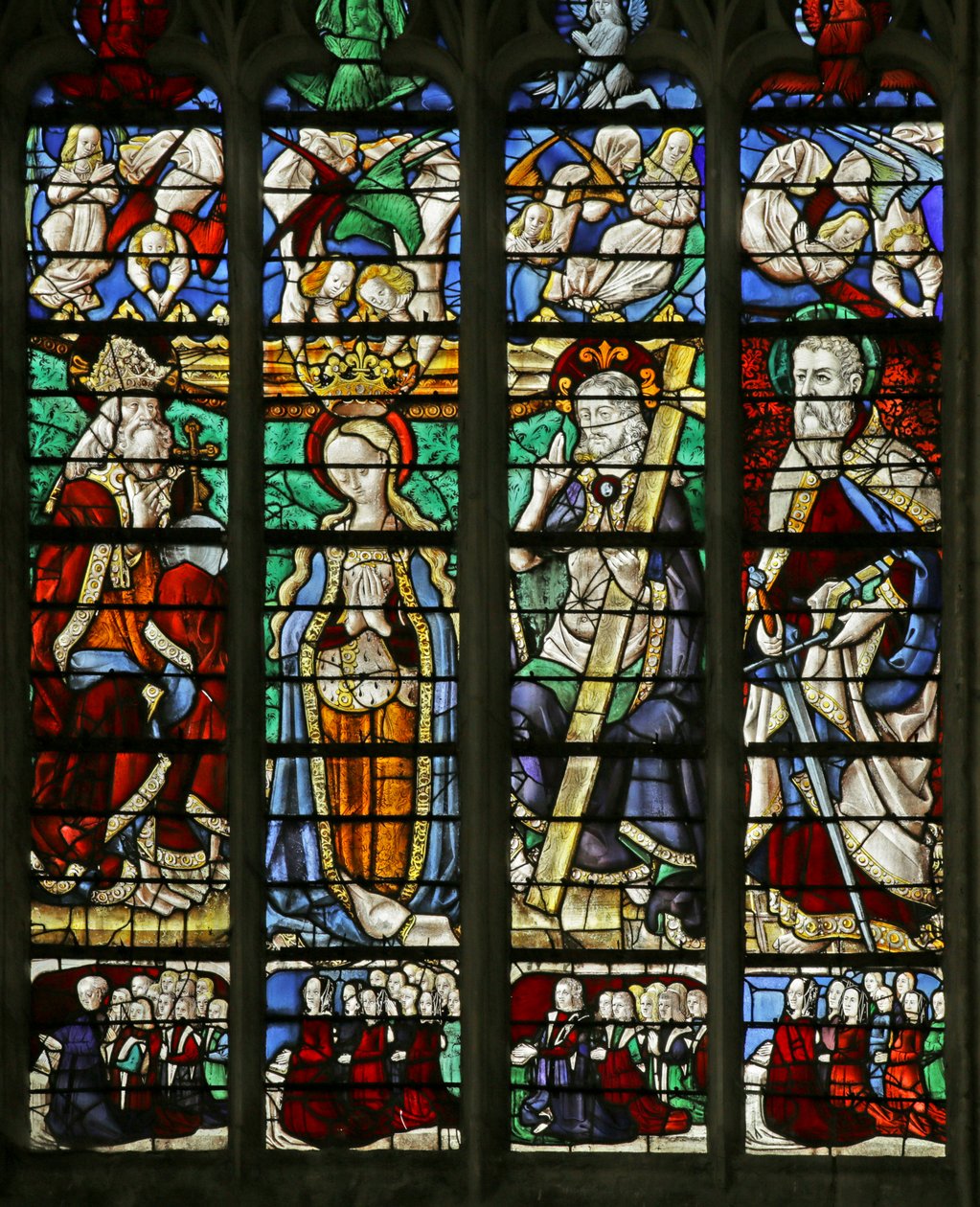 Vitrail représentant le Couronnement de la Vierge avec Saint Paul et les familles des donateurs, 1460-70 - French School
