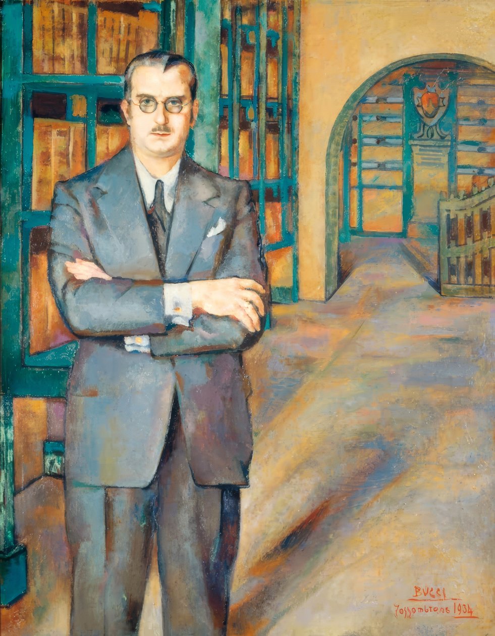 Portrait du notaire en costume, cravate et lunettes, dans sa bibliothèque aux étagères remplies de livres. - Löscher and Petsch